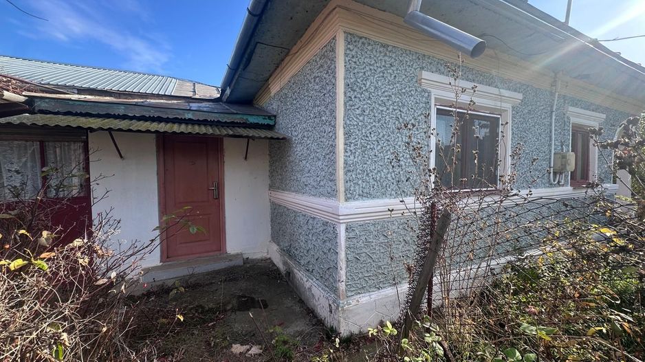 Vanzare casă cu teren mare în satul Cazaci – aproape de Târgoviște - Poză 11