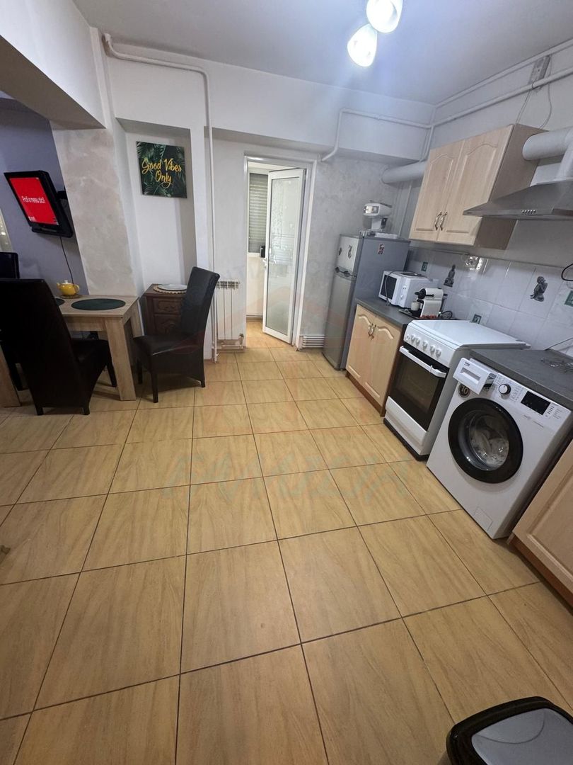 450 Euro/luna, Inchiriere apartament 45mp, o camera SPATIOASA, parter, - Poză 5