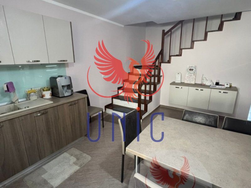 Casa, 4 camere, S+P+1E+M - Poză 6