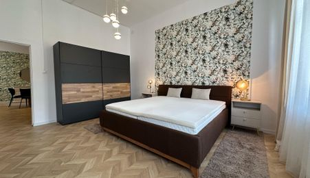 Apartament 3 camere | Etaj 1 | Terasa | Modern | Central