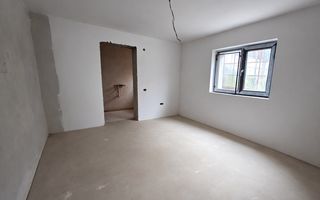 Vila Tătărani - 280 mp utili - 500 mp Teren - 8 Camere + 4 Băi - Poză 8