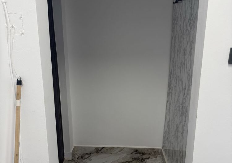 BRASADAS vinde ap 2 cam RENOVAT etaj 4/4 Humulești. - Poză 7