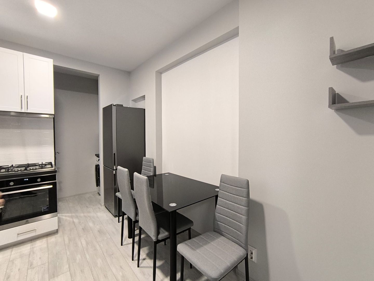 Inchiriere apartament 2 camere nou renovat si curte strada Horea - Poză 4