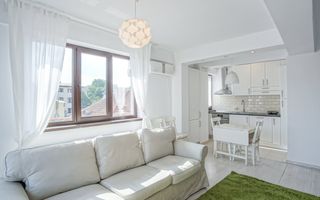 Apartament 3 camere si loc de parcare - Poză 1