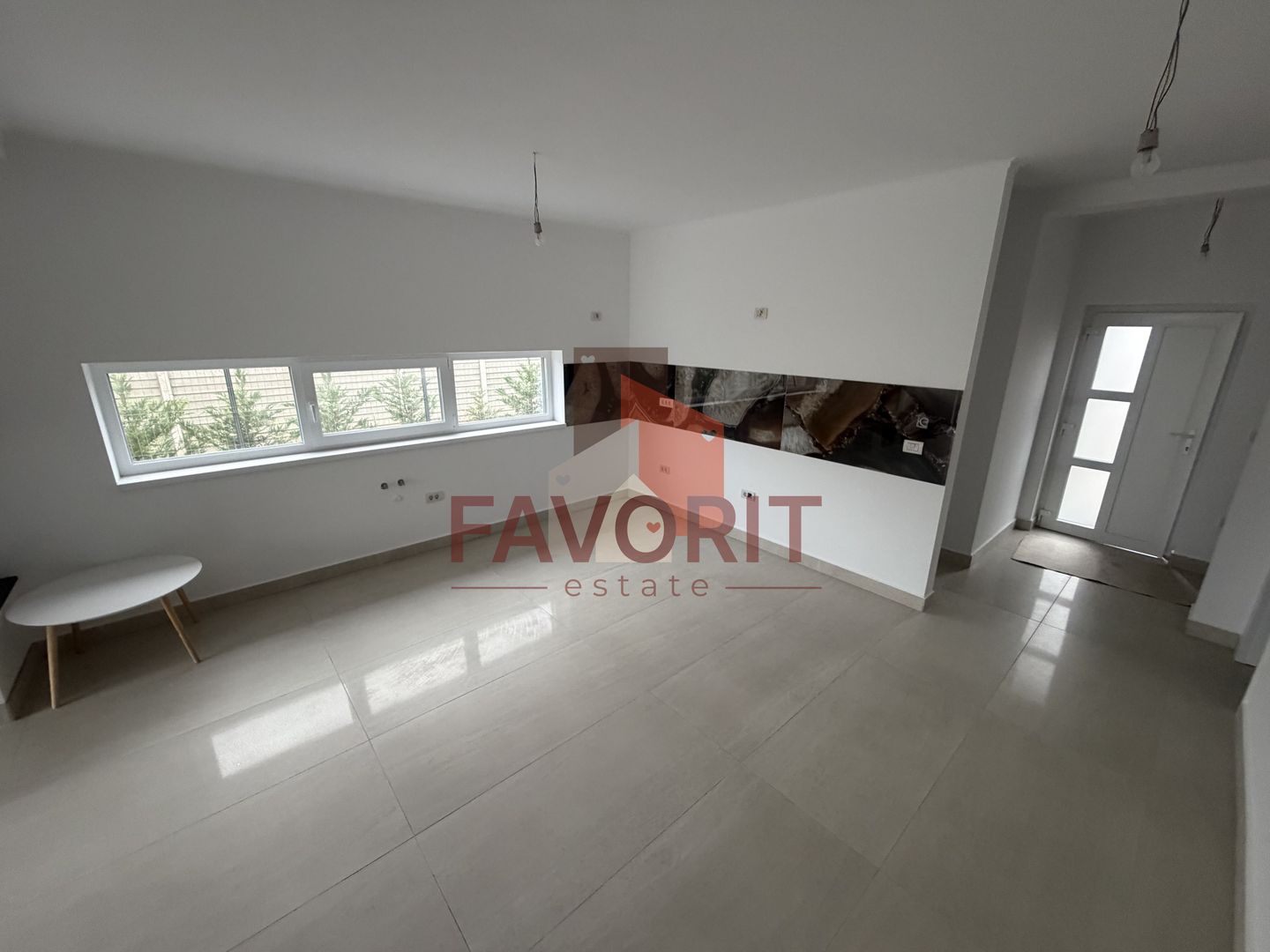 Casa individuala finalizata. Acces asfaltat - Poză 2