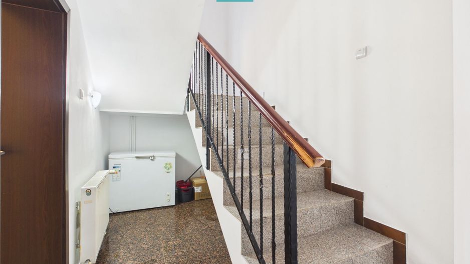 Casă individuală 8 camere - Dudeștii Noi - Poză 21