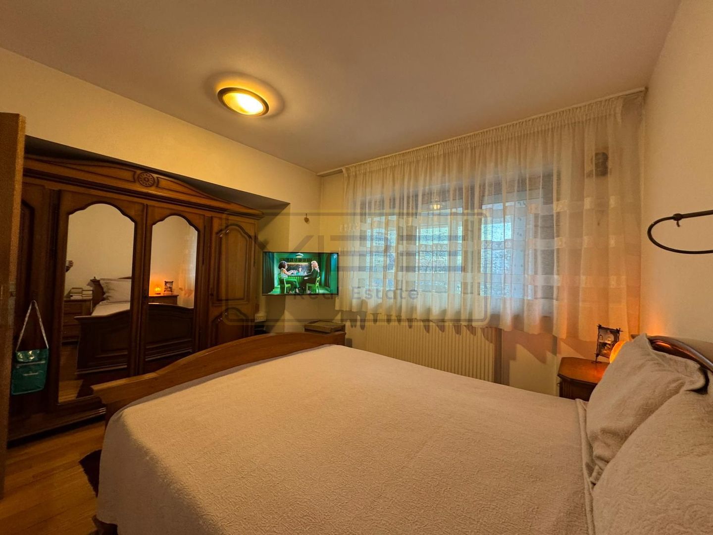 Apartament 3 camere 2 bai central Rond Podu Ros - Poză 11