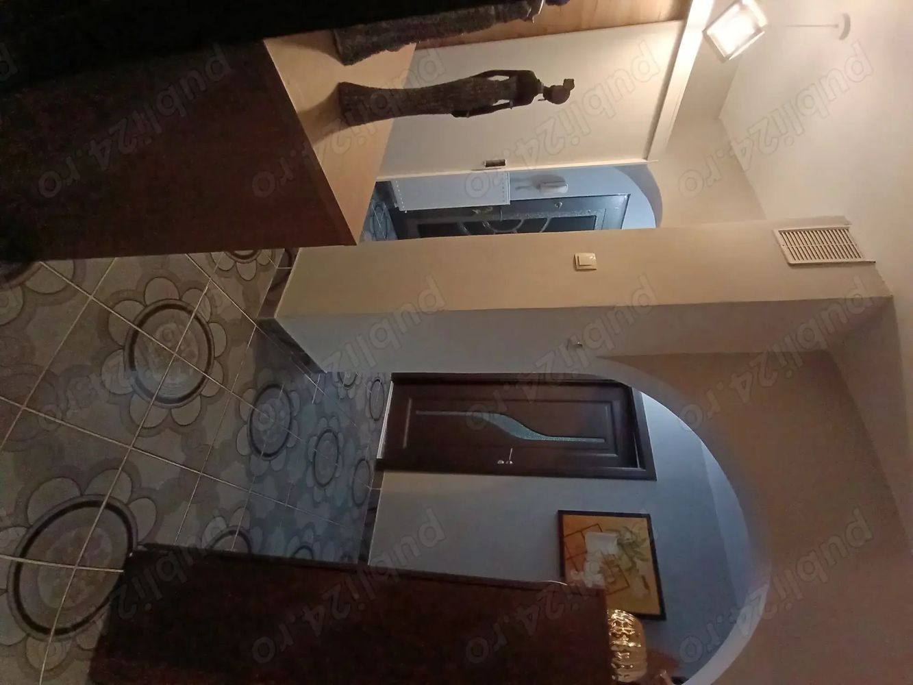 Vând apartament decomandat cu 3 camere, micro 16. - Poză 5