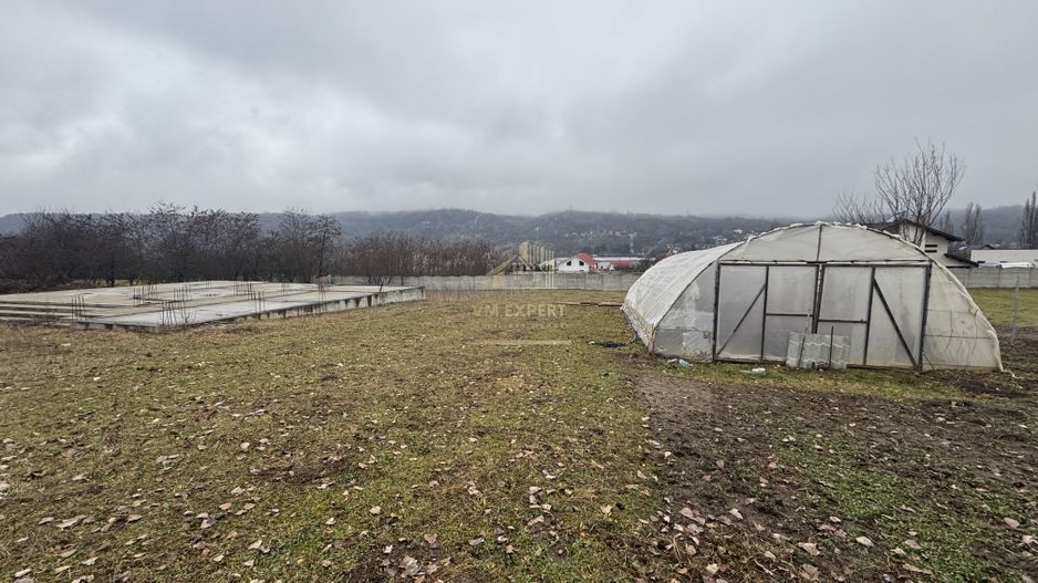 TEREN INTRAVILAN 2200 MP CAMPULUNG ARGES - Poză 35