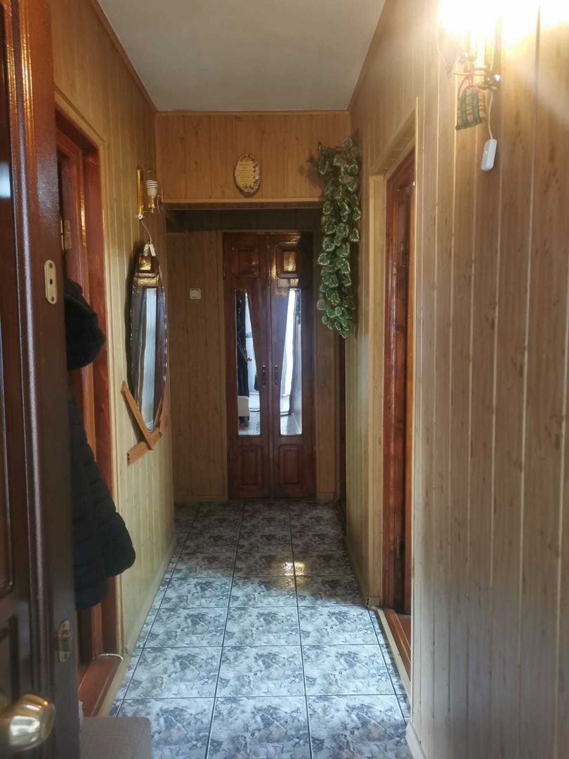 Vând Ap 4 camere centru - Poză 2