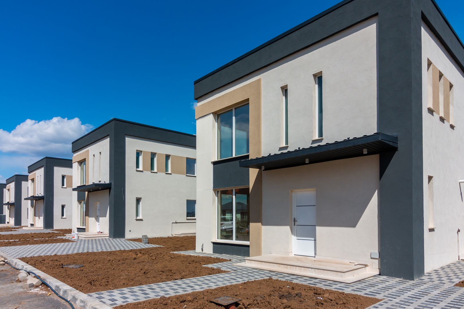 Vila noua | 4 camere | teren aferent 300 mp | Otopeni Odaile - Poză 1