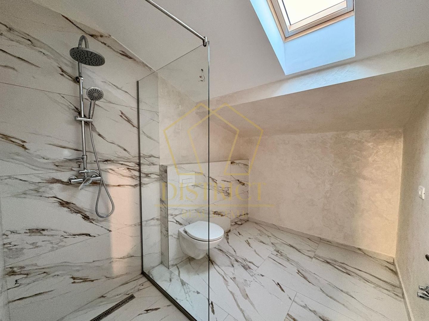 Duplex cu 4 camere si bucătărie închisă | Mosnita Veche - Poză 14