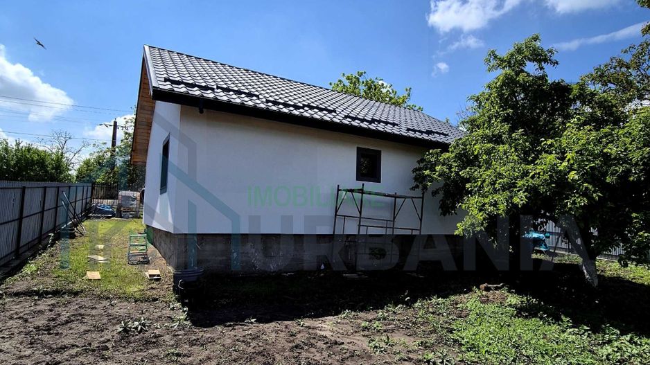 Casă de vânzare în Horlești, Rediu, pe strada principală - Poză 4
