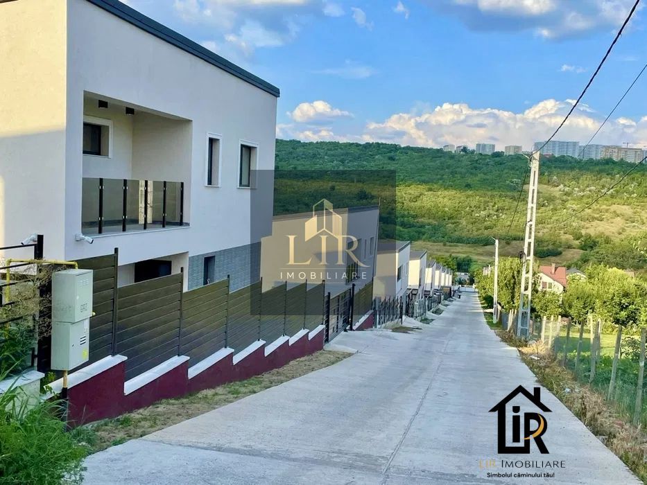 Casa 4 camere Pacurari Rediu - Poză 1