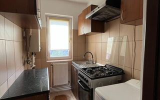 Apartament cu 3 camere, etaj 4, VASLUI zona CENTRU; - Poză 2