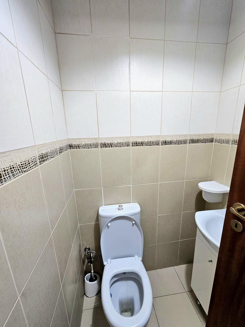 Apartament 3 camere, deosebit in Otopeni, Str. Ferme F - Poză 8