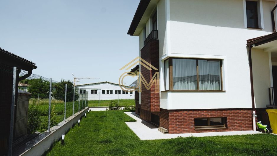 Casa 8 Camere- 3 Bai-316 MPU- Teren 581MP-Selimbar - Poză 3