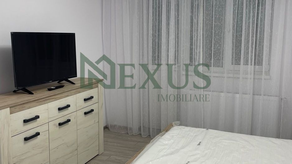 Apartament cu 2 camere, renovat complet, str.Libertății, Moinesti - Poză 2