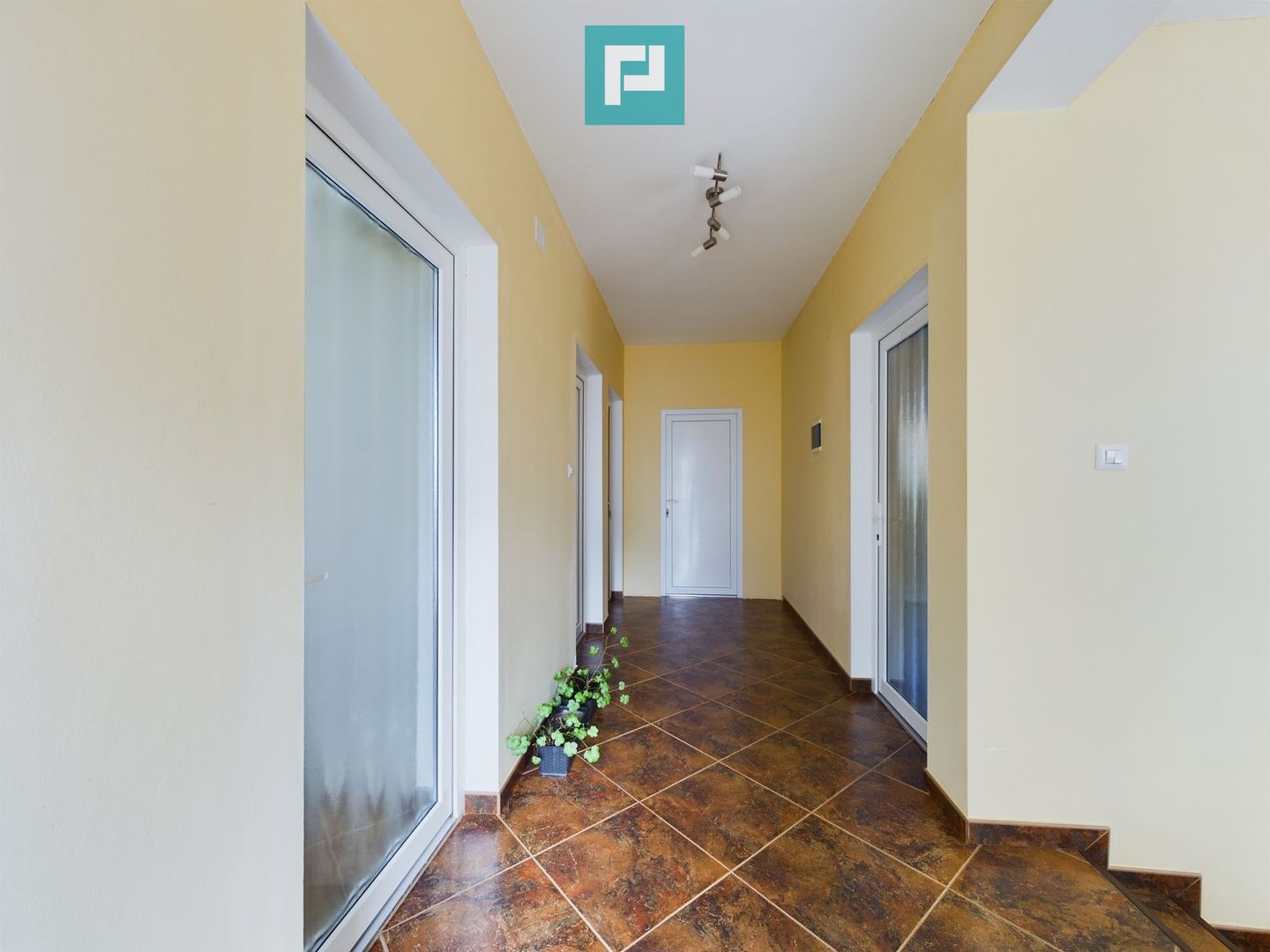 Casă P+E la cheie în Vladimirescu - Poză 12