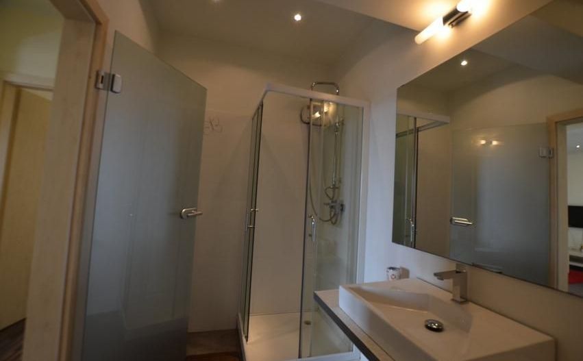 Inchiriere 3 camere bloc nou zona Decebal - Poză 10