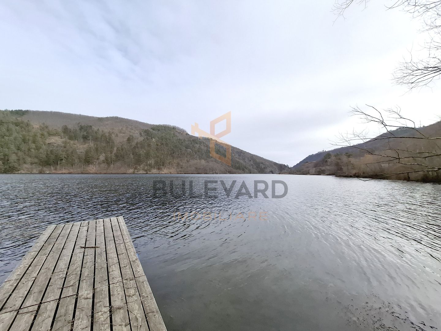 Cabana si teren 1000 mp cu iesire la lac! - Poză 12