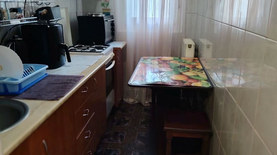 BRASADAS vinde ap 2 cam etaj 3/4 in Carpați 1. - Poză 7
