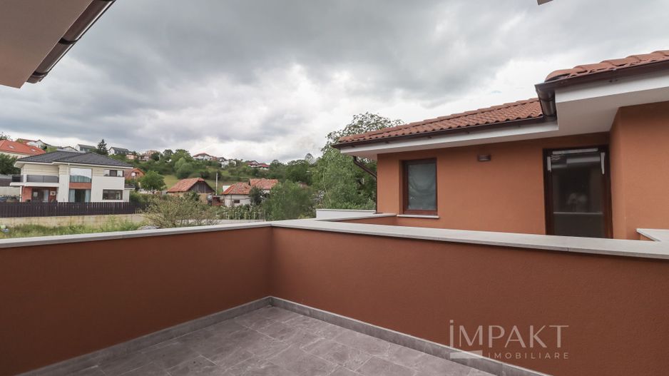 Case cuplate 5 camere si teren de 700 m2 in Feleacu - Poză 30