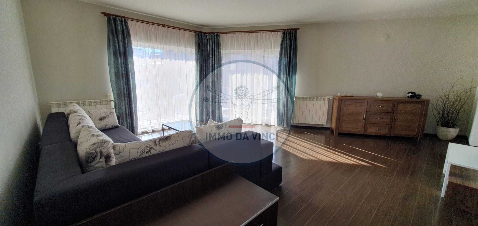PF inchiriez in Europa apt. 2 camere, 55 mp, loc parcare, 550 euro - Poză 1