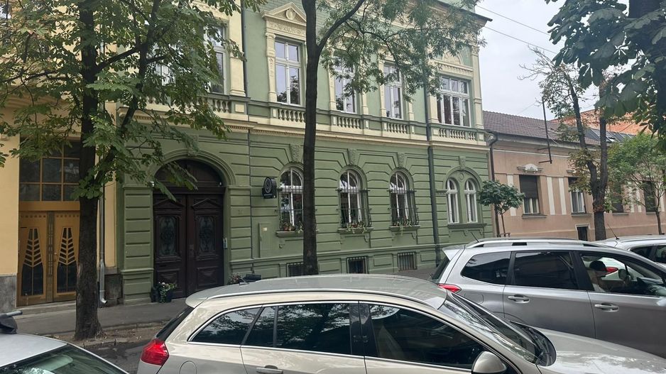 Spațiu comercial, ultracentral 125 mp – Oradea, Piața Unirii. 309 00 E - Poză 2