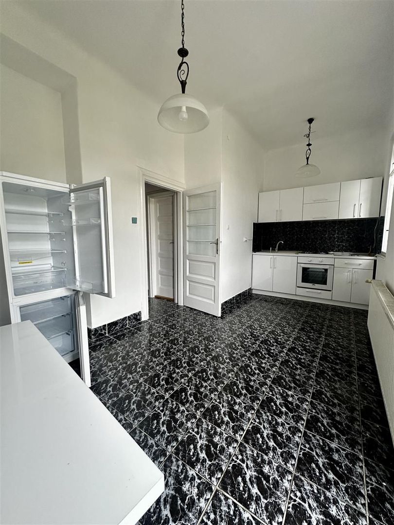 Casa Ultracentral singur ï¿½n Curte - Poză 8