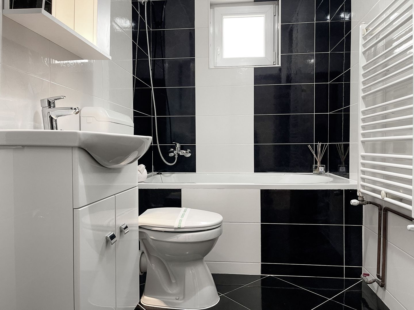 VANDUT - Apartament 2.5 camere | Mobilat & Utilat | Com 0% - Poză 2