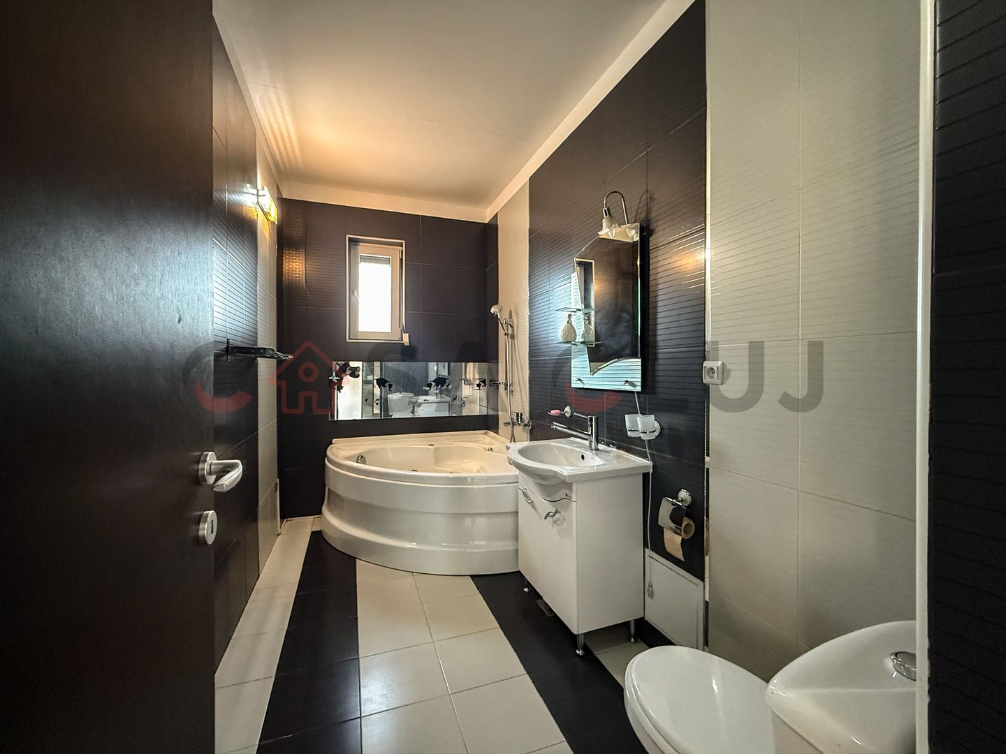 Apartament spatios cu terasa de 50 mp si vedere panoramica - Poză 6