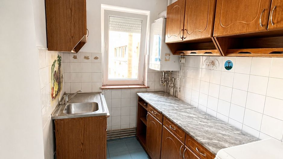 Apartament cu 3 camere renovat de vânzare in Sebeș - Poză 4
