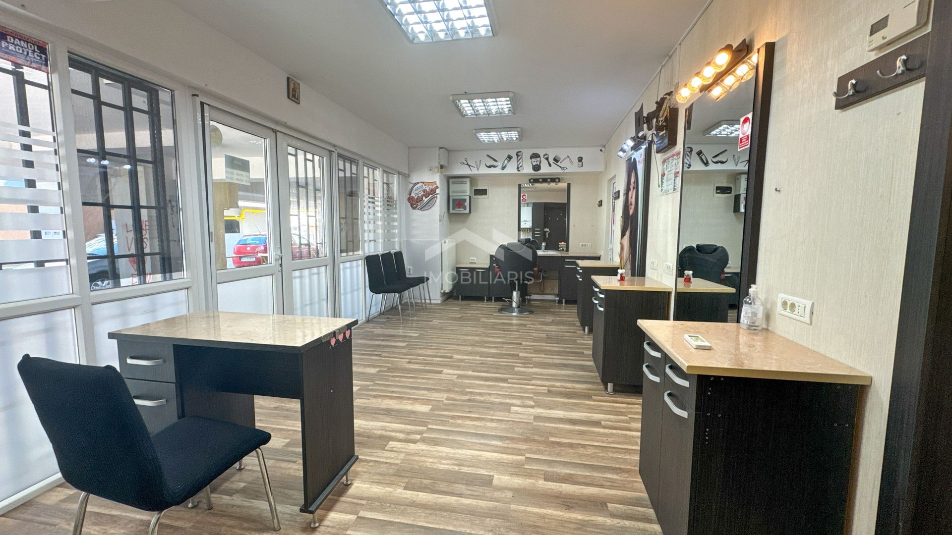 Spațiu comercial 45 mp parter - 2 parcări - salon amenajat - Poză 7