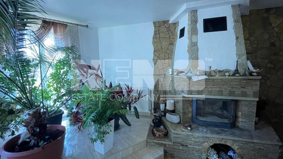 Casă cu etaj |teren generos| garaj dublu și seră | Oportunitate unică! - Poză 9