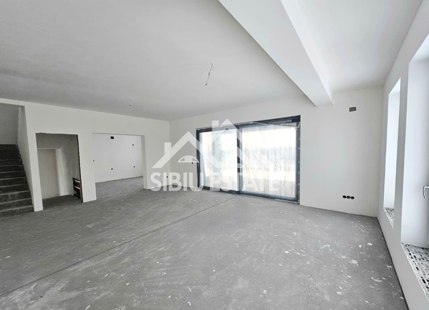 Casa mare cu carport, pivnita - Poză 5