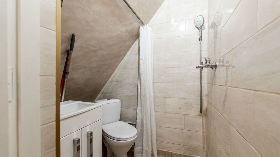 Apartament la cheie cu 2 camere la casa in Parneava Comision 0% - Poză 11