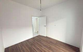 Asfalt. Etaj 1. Balcon mare. - Poză 8