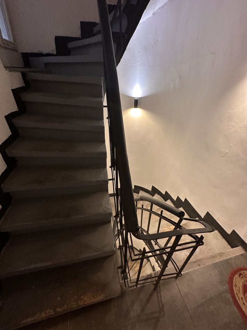 Apartament 2 camere - baie si bucatarie separate, singur pe etaj. - Poză 2