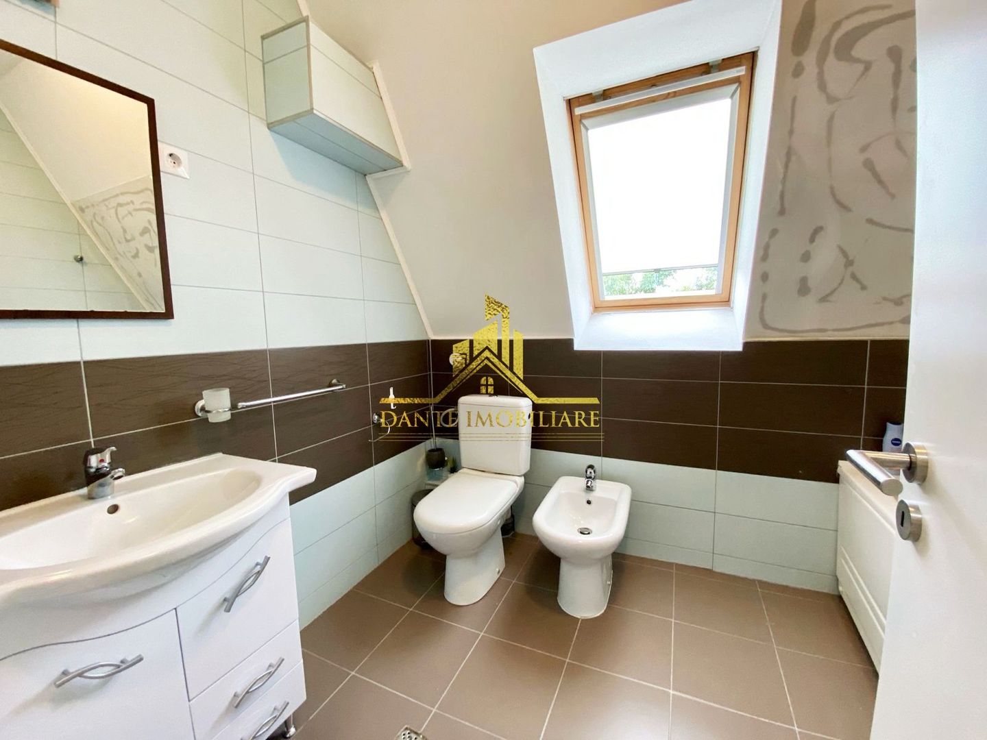 3 camere, modern, spatios, balcon, parcare, Andrei Muresanu - Poză 9