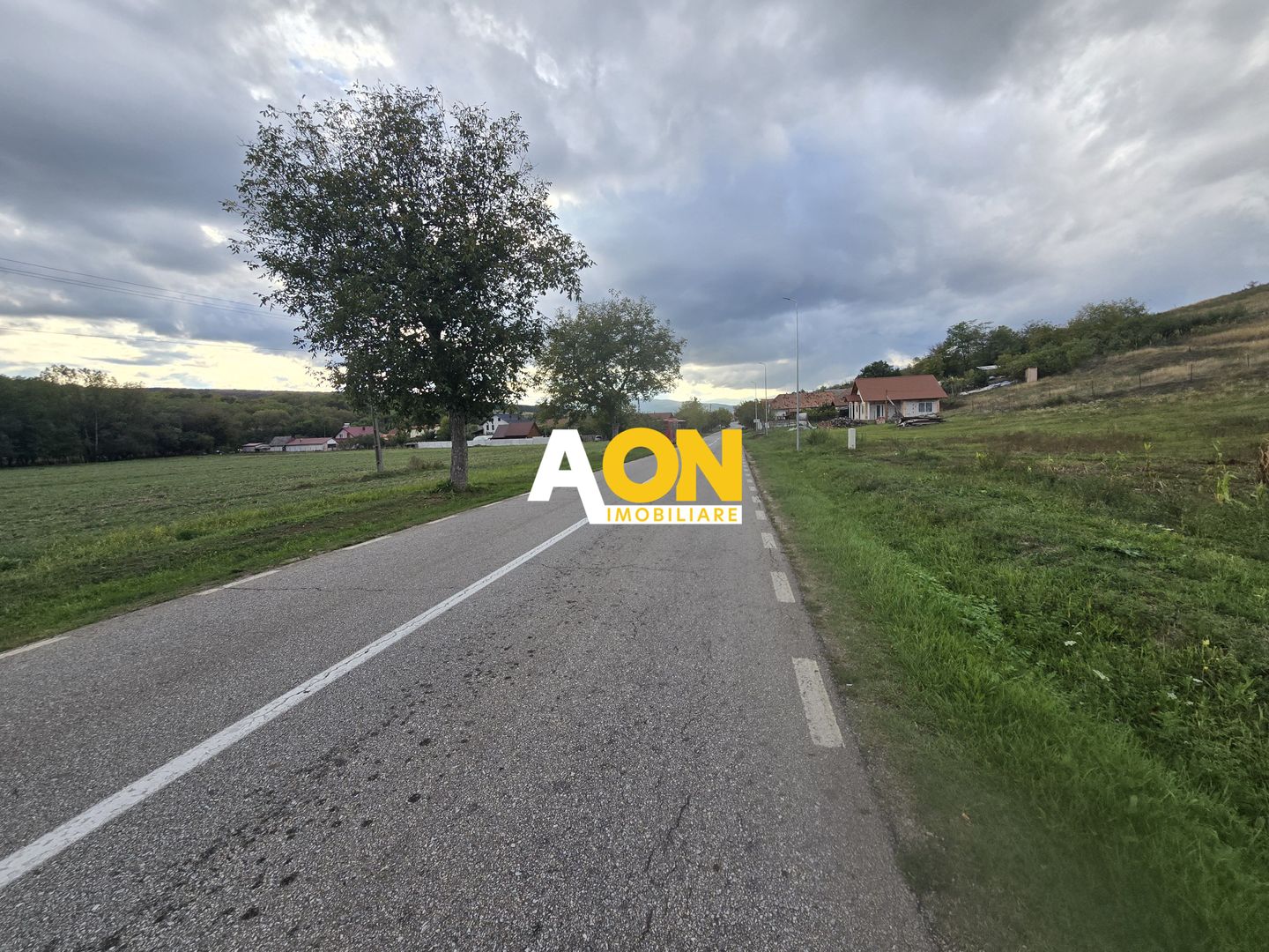 Teren Intravilan 5650mp Hapria, la Drum Principal - Poză 3