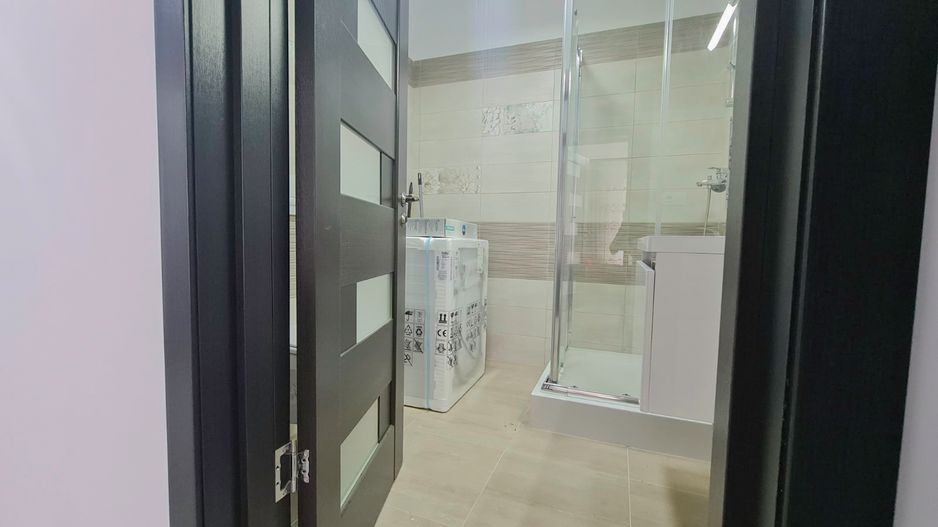 Apartament nou, mobilat și utilat - 3 camere, 2 bai și curte - Poză 18
