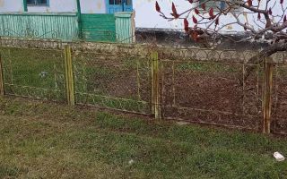 Casă nelocuibila cu teren Sculeni! - Poză 1