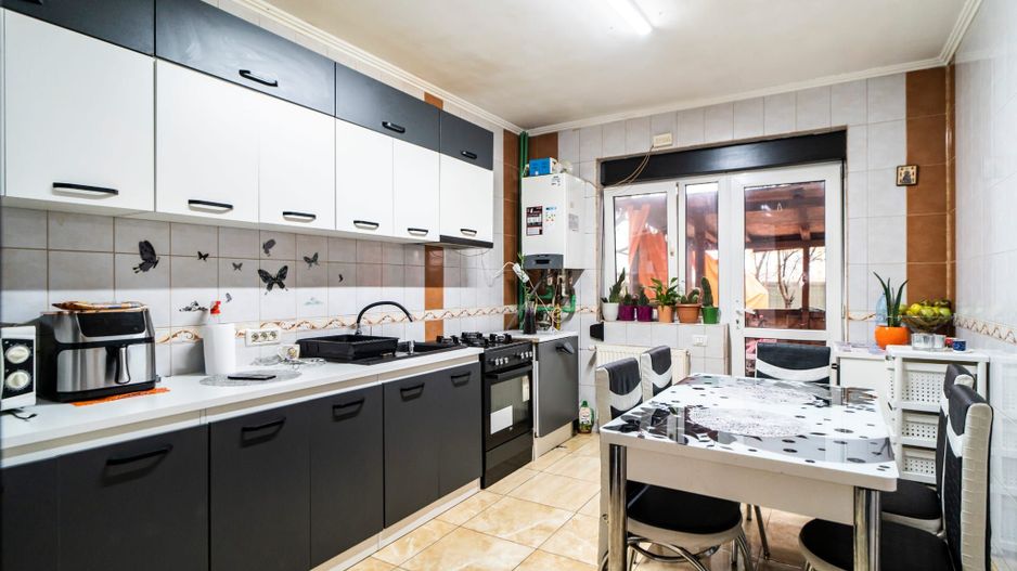 Ciorogarla, casa 5 camere, duplex, teren 434 mp, statie STB la 300 m - Poză 4