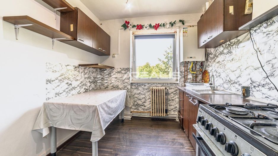 VÂNDUT!!! Apartament 3 camere în zonă centrală - Poză 3