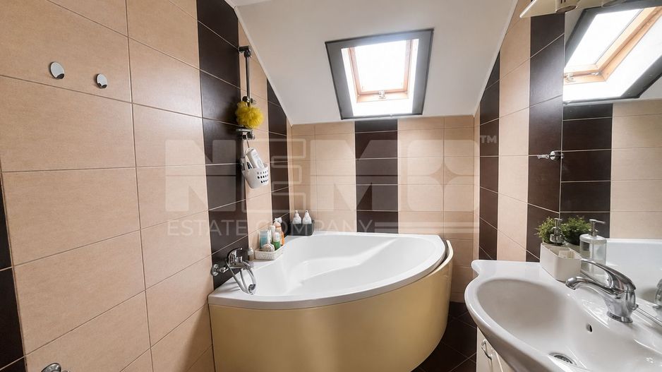 Duplex de Vanzare I Zona Piscina Titanic  /Suceava I 115.000 Euro - Poză 8