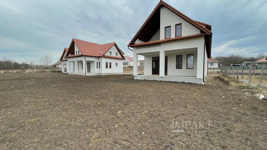 Casa spatioasa cu 1000 mp teren in Aiton - Poză 2