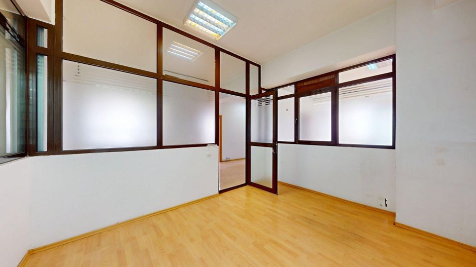 DAMAROAIA | Jiului | Chirie Casa 16 camere | 15 parcari + Metrou 900m - Poză 15