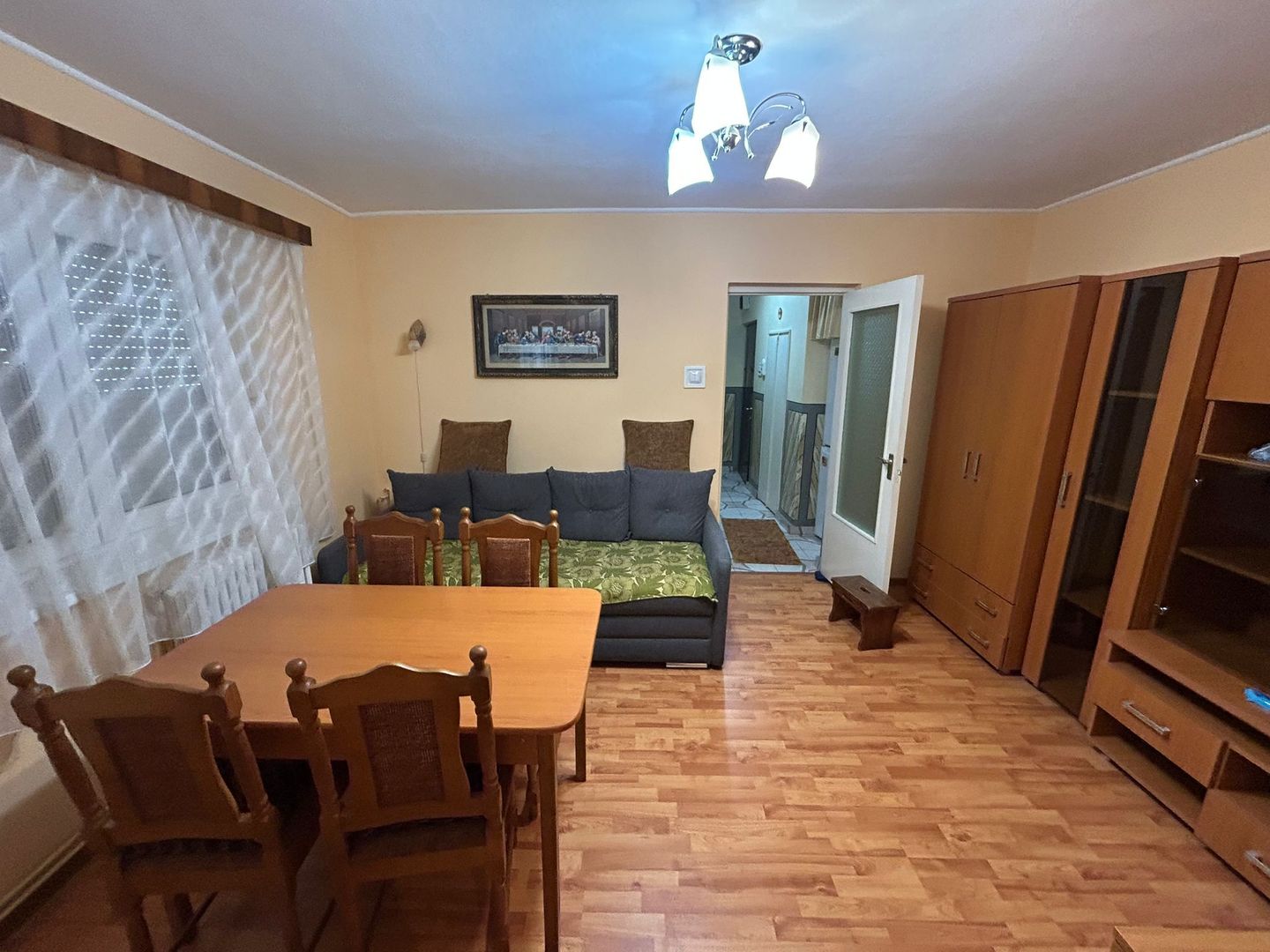 Apartament 2 camere, etaj 3 - Cugir - Poză 1