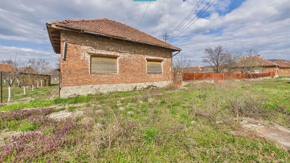 Casă cu teren de 1800 mp, în Buteni, Arad - Poză 16